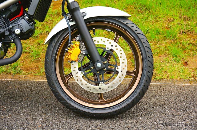 本田摩托车VTR-F提供更加轻便和舒适的兜风体
