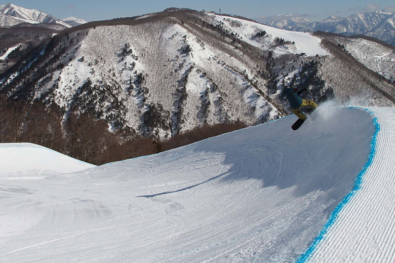 长野滑雪攻略:八方尾根滑雪场的Happo Banks
