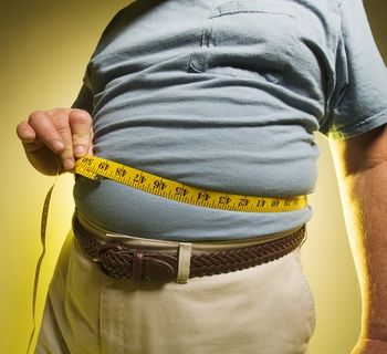 日本的健康管理:政府出台腰围标准 太胖影响晋